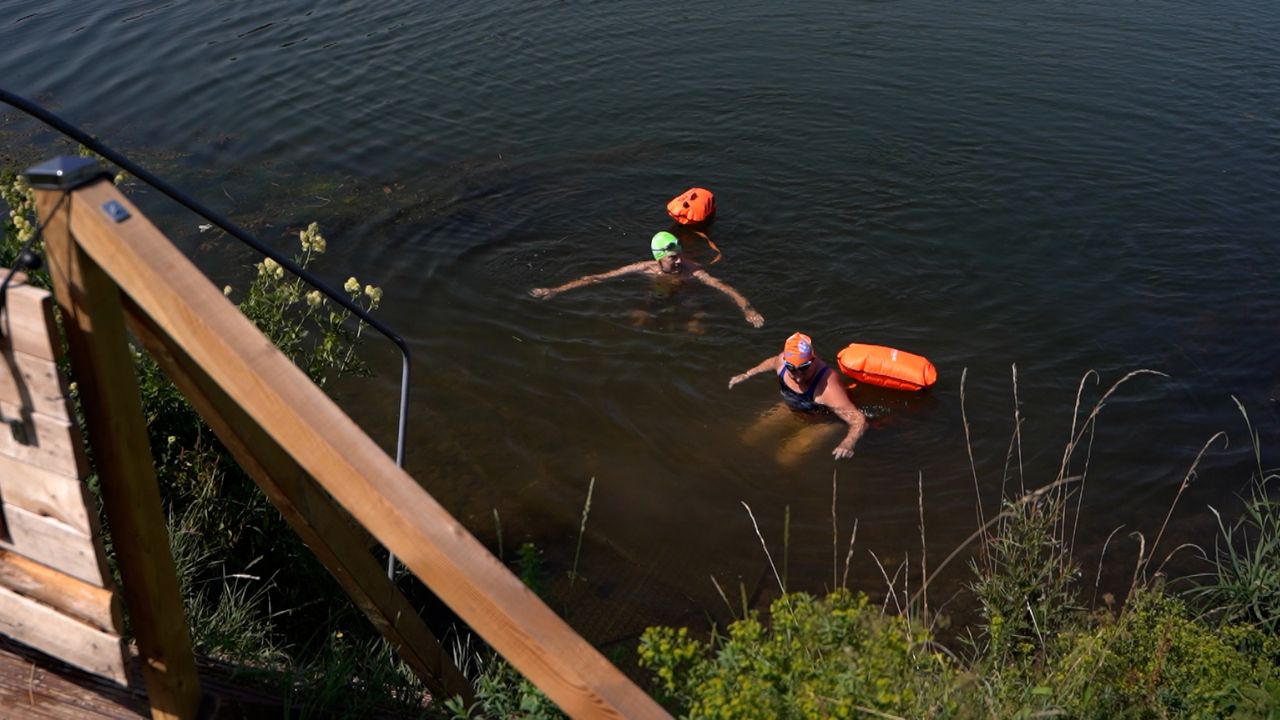 Heuvelland zoekt verkoeling tijdens tropische hitte